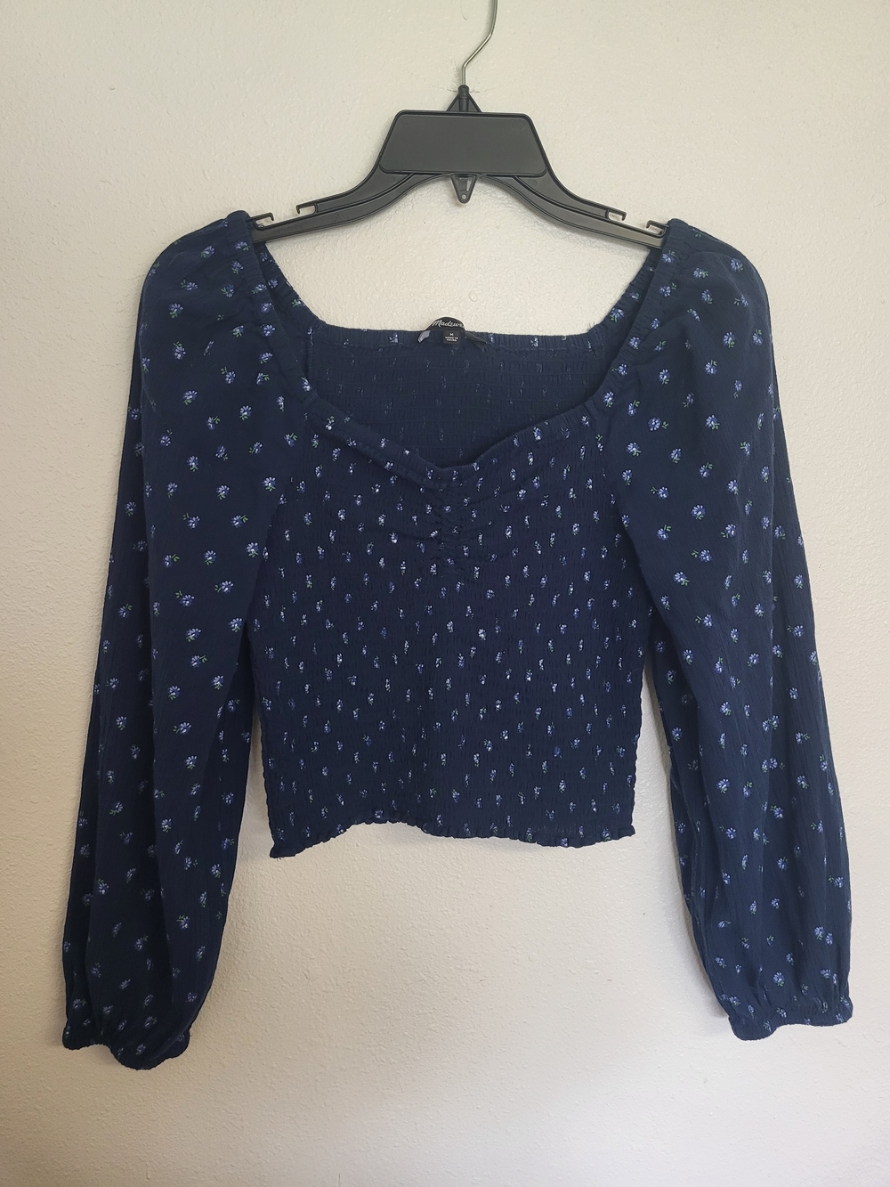 Madewell Long Sleeved Cropped Navy Floral Shirt With Ruching And Puffed Sleeves
